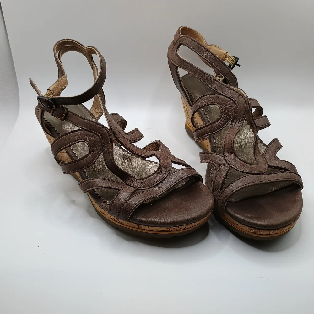 Bussola Taupe Wedge Sandals